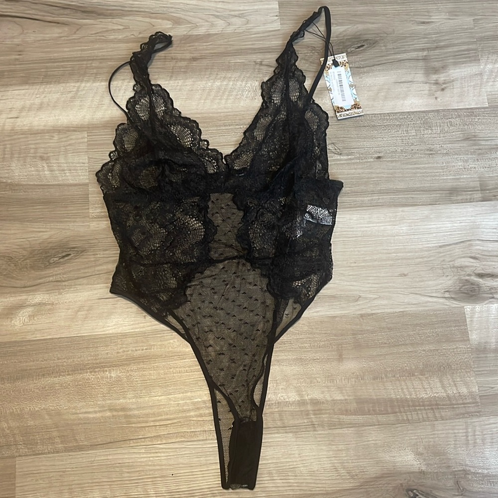 NWT boohoo black lace bodysuit